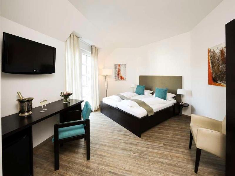 Romantikhotel Neuhaus image