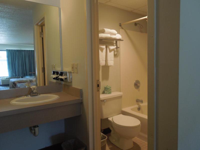Atlantic Inn image