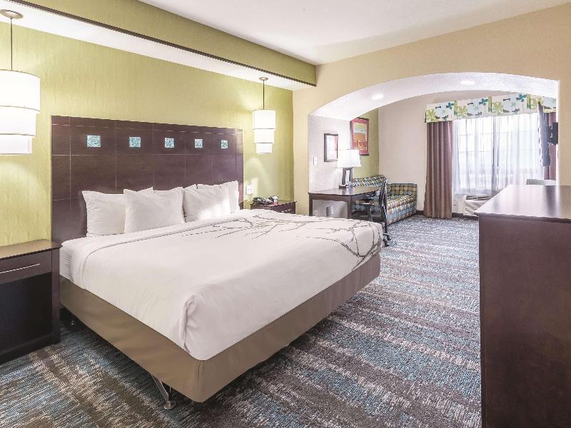 La Quinta Inn and Suites South Grand Prairie image
