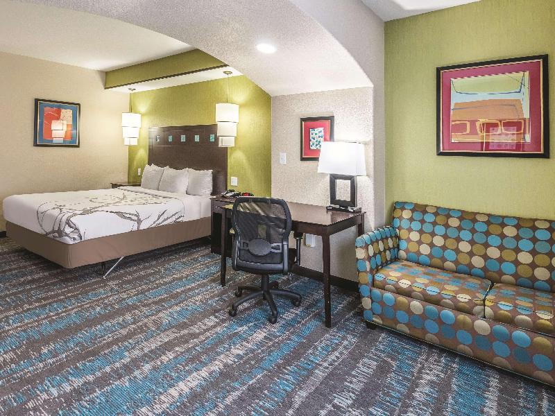La Quinta Inn and Suites South Grand Prairie image