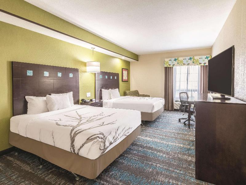 La Quinta Inn and Suites South Grand Prairie image