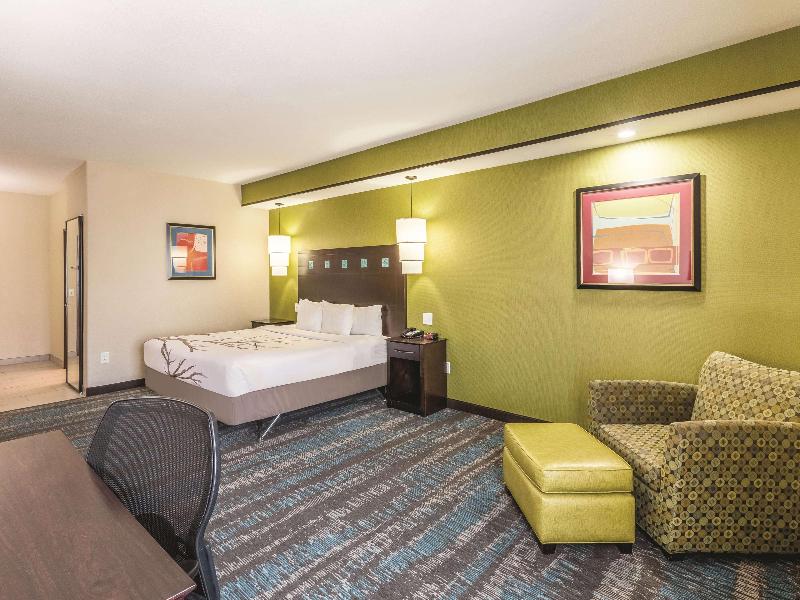 La Quinta Inn and Suites South Grand Prairie image