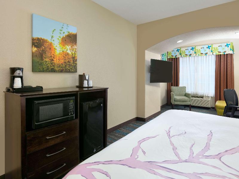 La Quinta Inn and Suites South Grand Prairie image