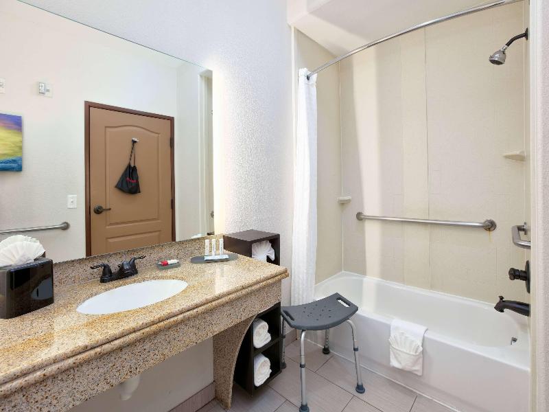 La Quinta Inn and Suites South Grand Prairie image