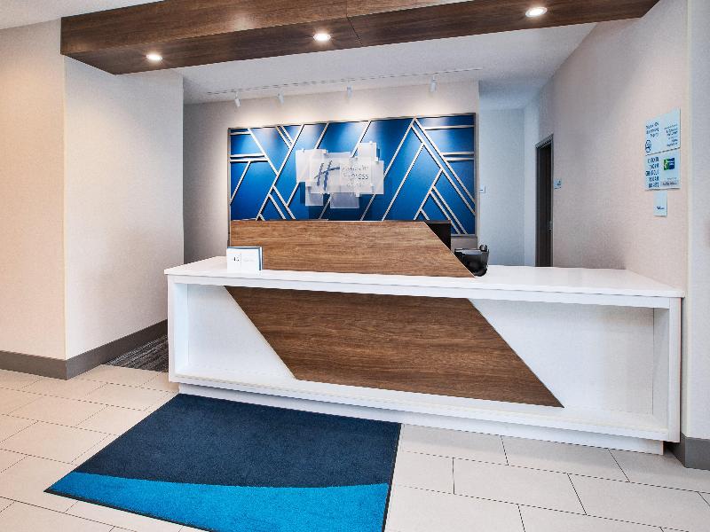 Holiday Inn Express & Suites Defiance image