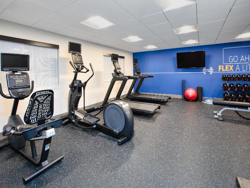 Holiday Inn Express & Suites Defiance image