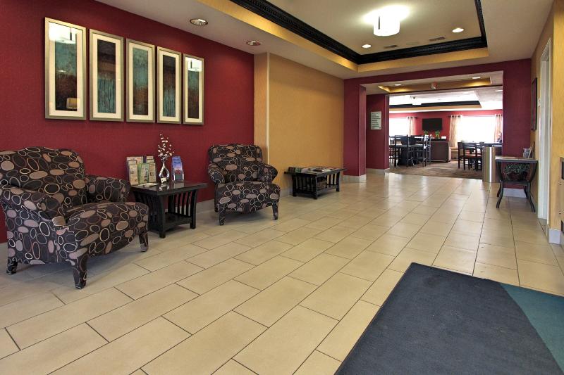 Holiday Inn Express & Suites Defiance image