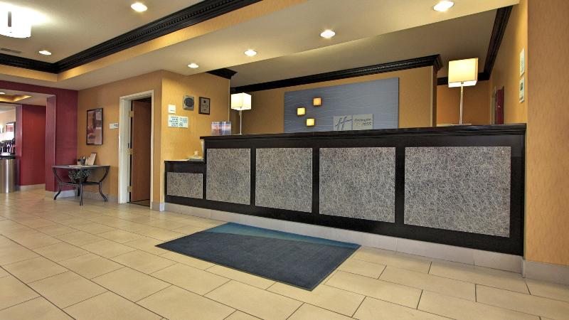 Holiday Inn Express & Suites Defiance image