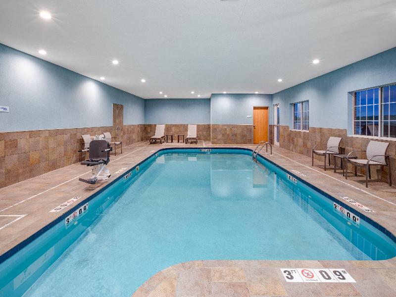 Holiday Inn Express & Suites Defiance image