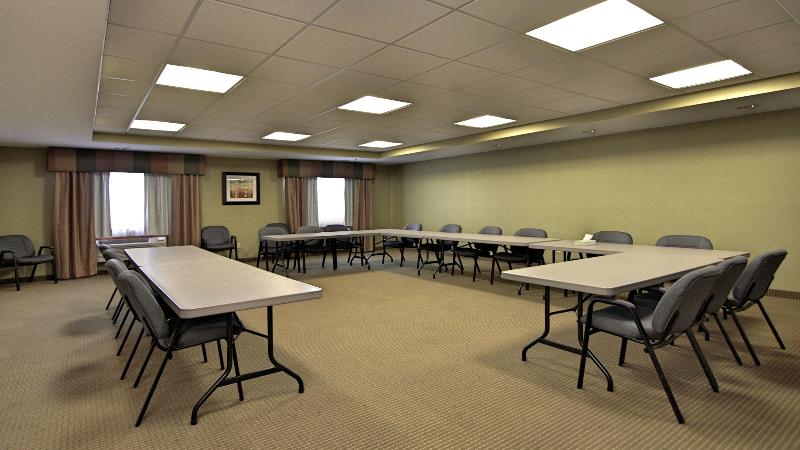 Holiday Inn Express & Suites Defiance image