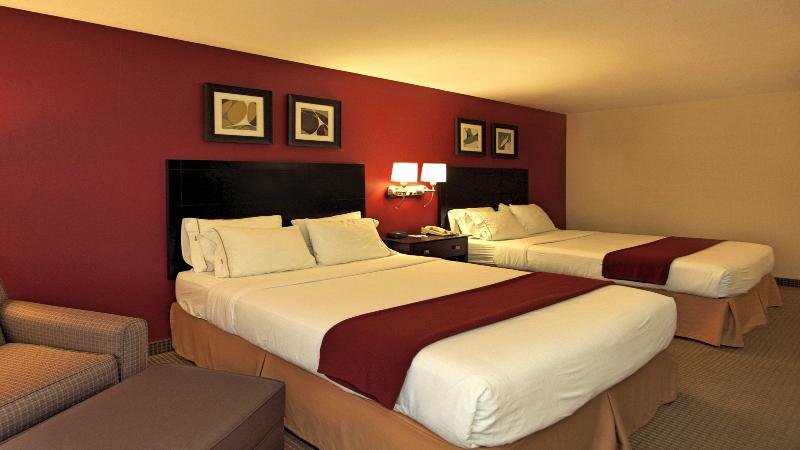 Holiday Inn Express & Suites Defiance image