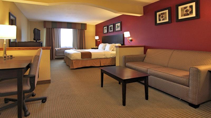 Holiday Inn Express & Suites Defiance image