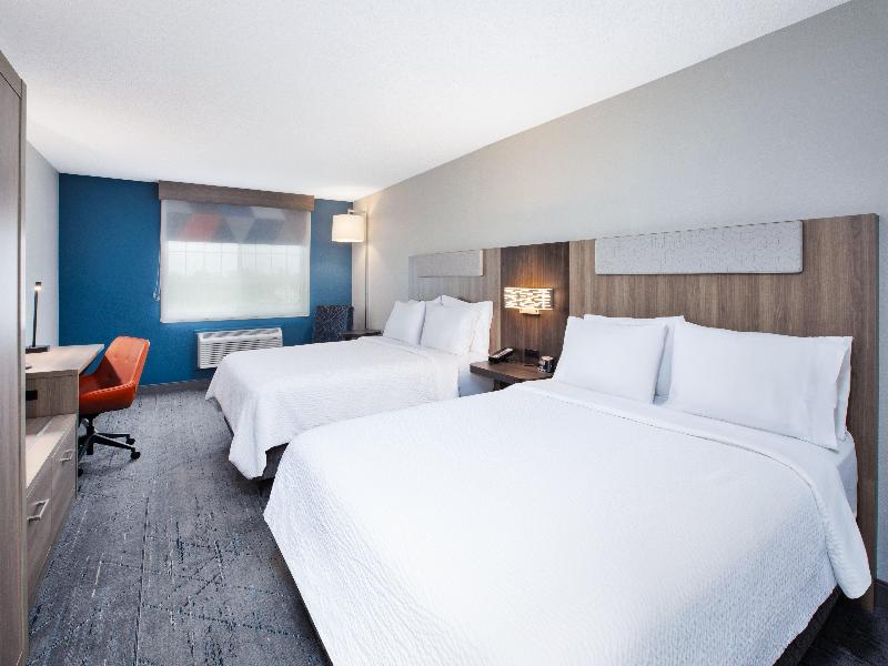 Holiday Inn Express & Suites Defiance image