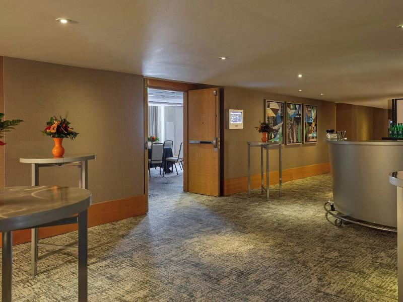 The Westin Detroit Metropolitan Airport image