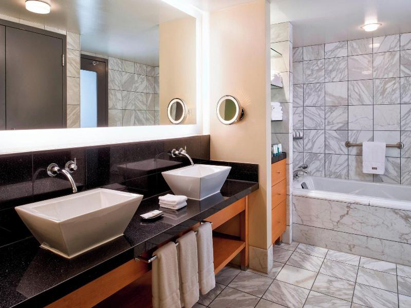 The Westin Detroit Metropolitan Airport image