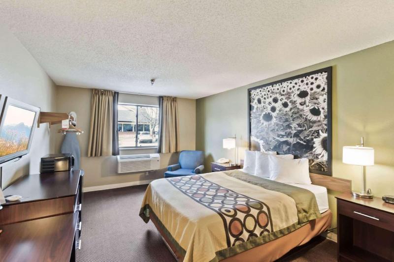 Hotel Super 8 by Wyndham Ankeny/Des Moines Area