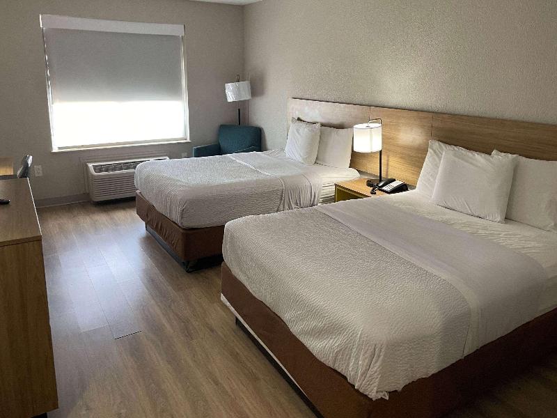 Days Inn by Wyndham Dallas Garland West image