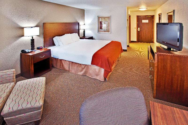 Holiday Inn Express Hotel & Suites Dubuque-West photo 14