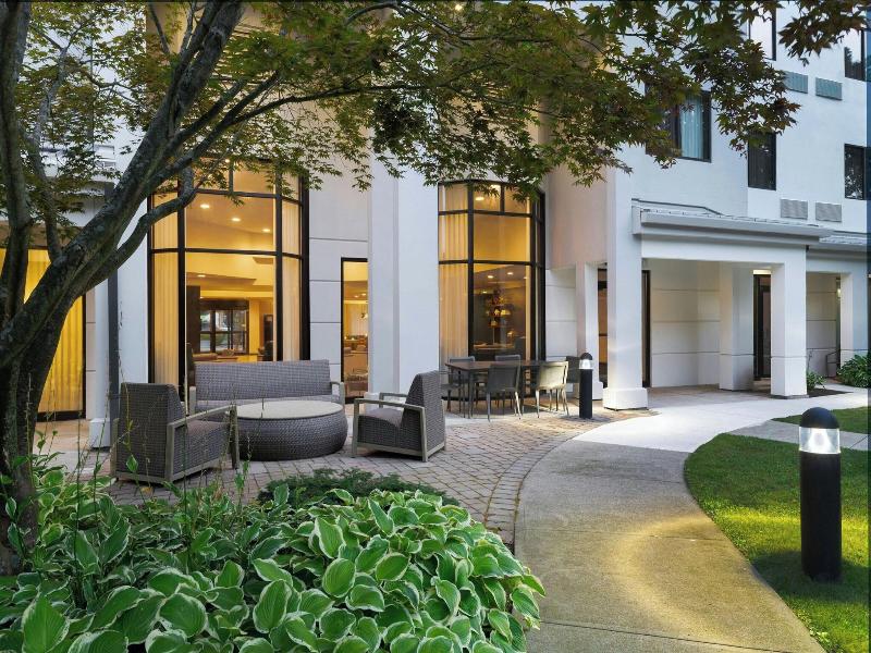 Courtyard Danbury image