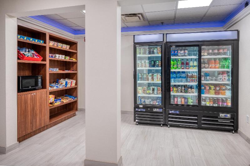 Holiday Inn Express & Suites Greenville image