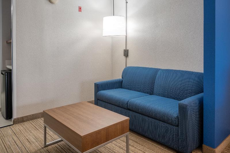 Holiday Inn Express & Suites Greenville image