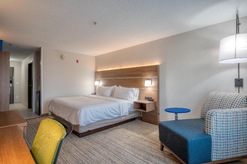 Holiday Inn Express & Suites Greenville image