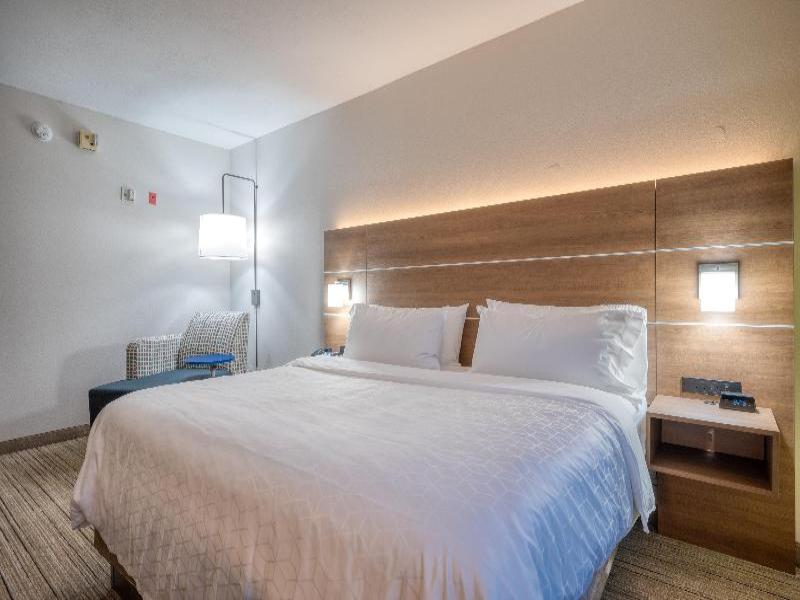 Holiday Inn Express & Suites Greenville image