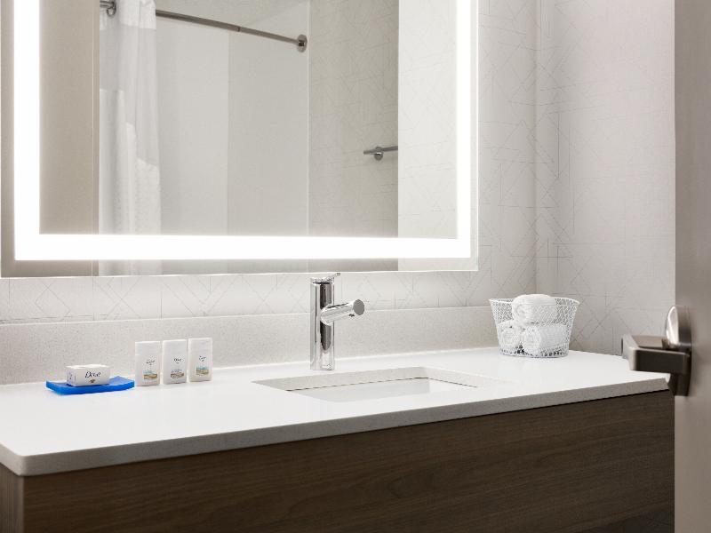 Holiday Inn Express & Suites Greenville image