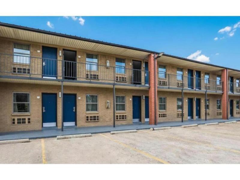Motel 6 Dallas, TX image