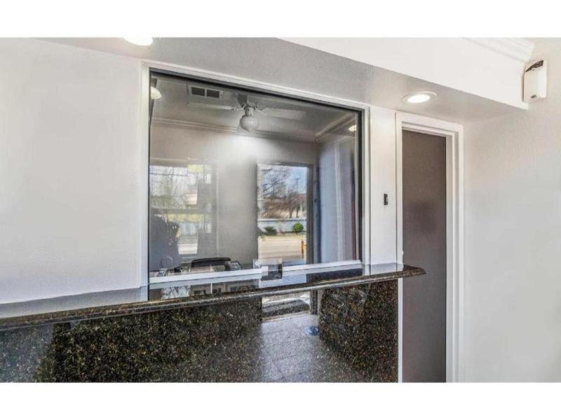 Motel 6 Dallas, TX image