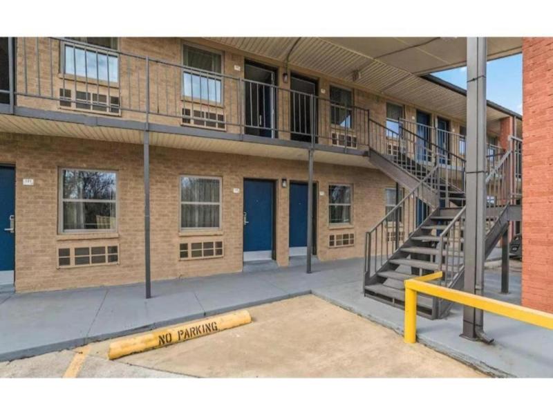 Motel 6 Dallas, TX image