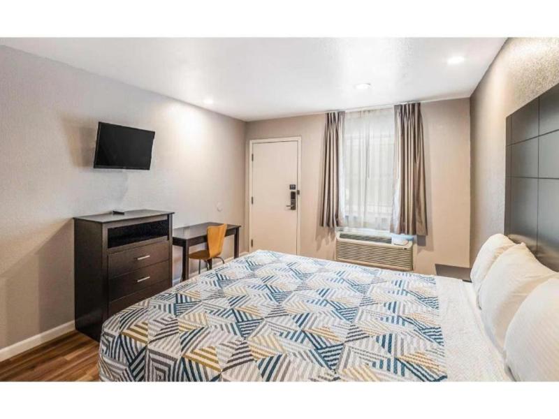Motel 6 Dallas, TX image