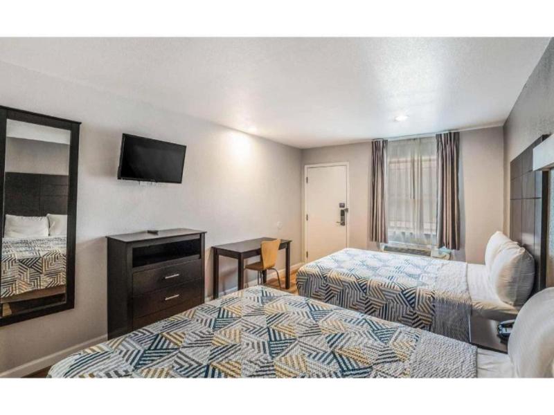 Motel 6 Dallas, TX image