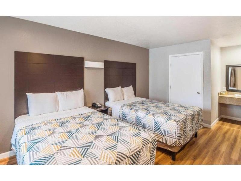 Motel 6 Dallas, TX image