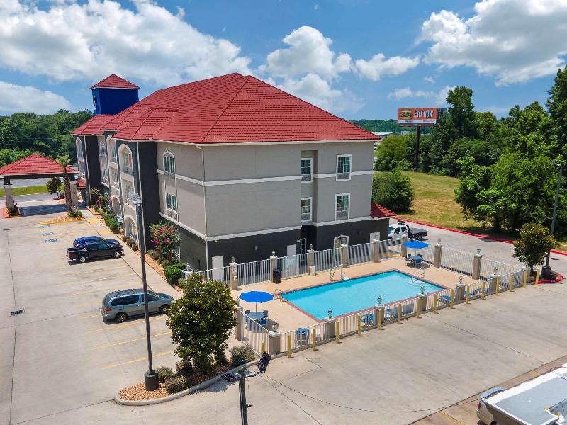 Comfort Inn & Suites Cleveland TX image