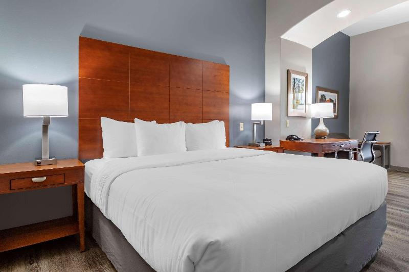 Comfort Inn & Suites Cleveland TX image