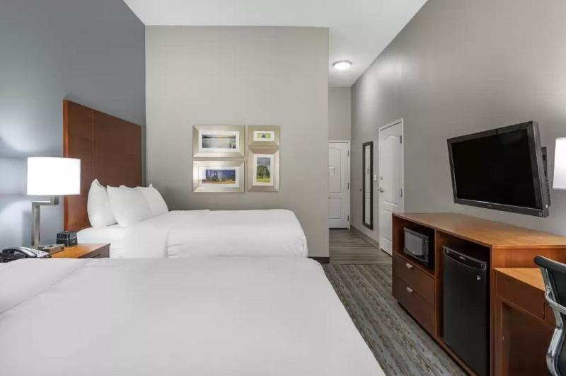 Comfort Inn & Suites Cleveland TX image
