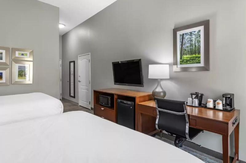 Comfort Inn & Suites Cleveland TX image