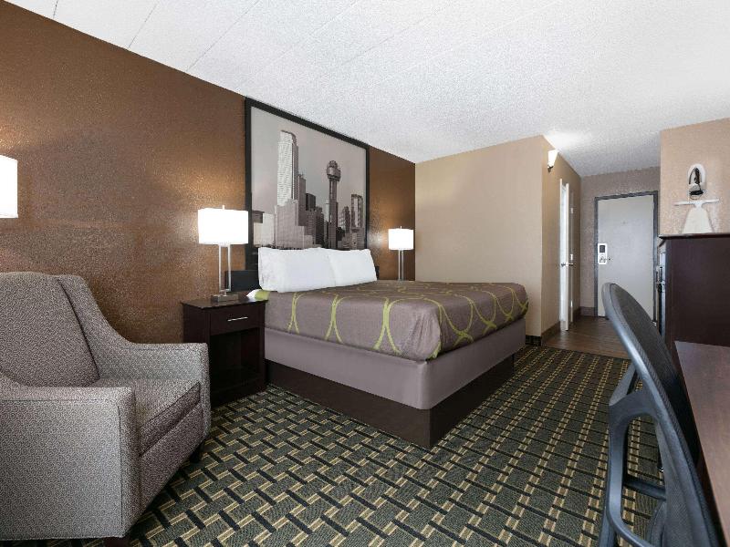 Super 8 by Wyndham Grand Prairie North image