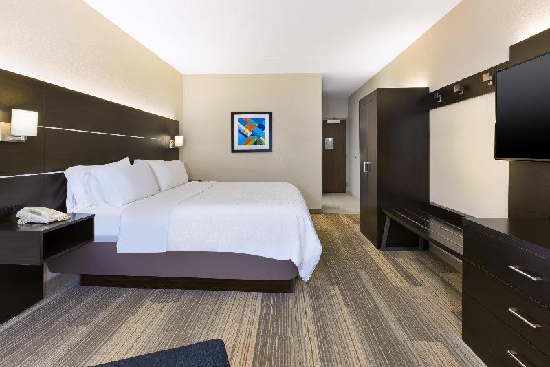 Holiday Inn Express Detroit-Warren image