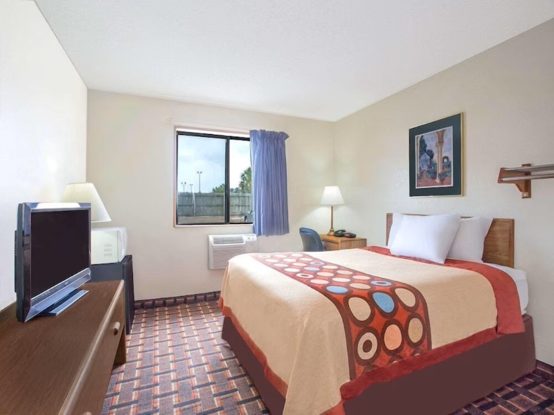 Super 8 by Wyndham Douglas image