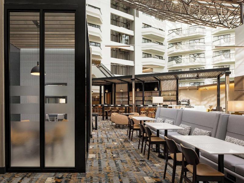 Sheraton Detroit Metro Airport Hotel image