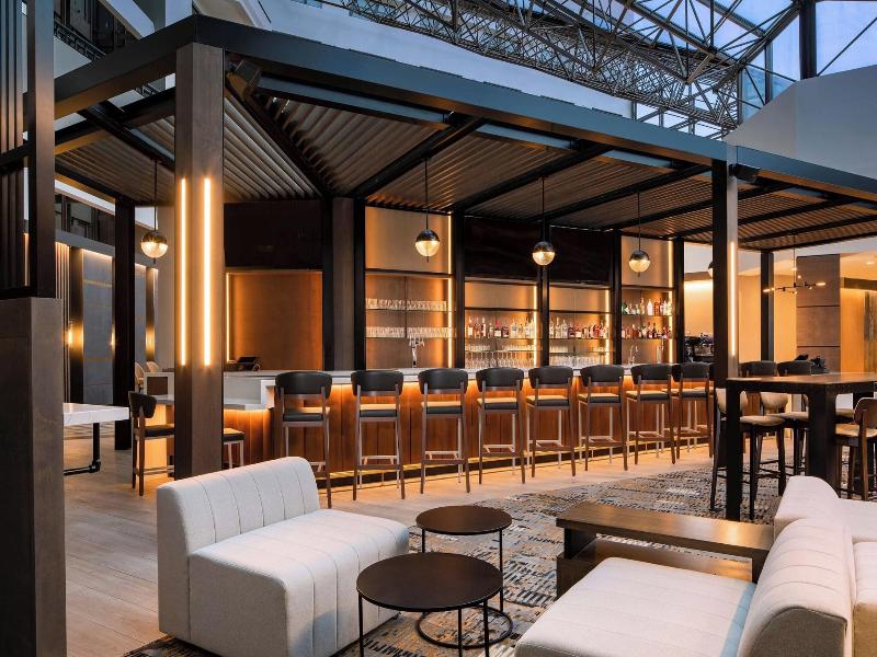 Sheraton Detroit Metro Airport Hotel image