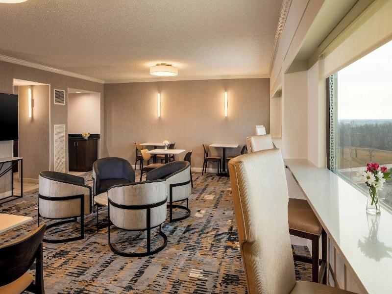 Sheraton Detroit Metro Airport Hotel image