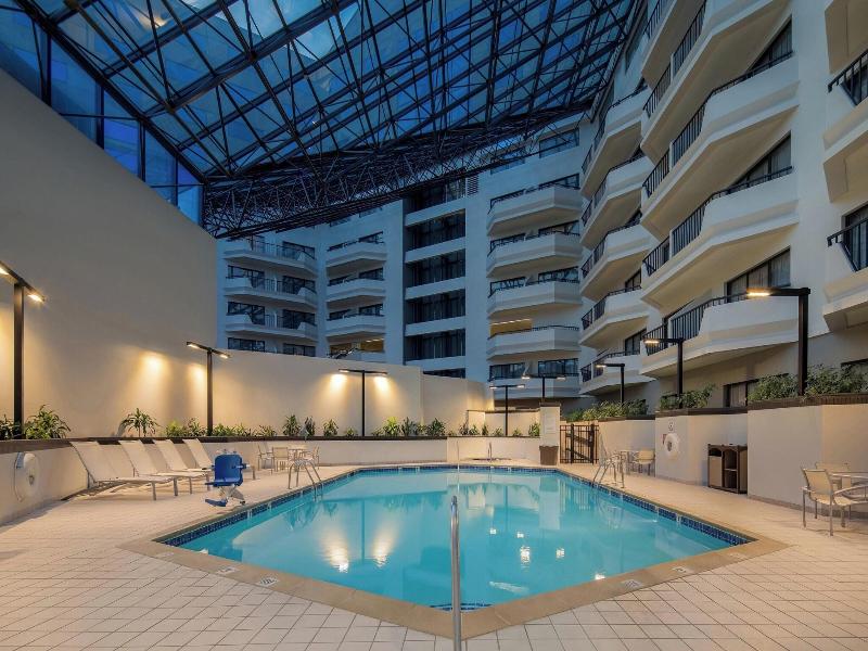 Sheraton Detroit Metro Airport Hotel image