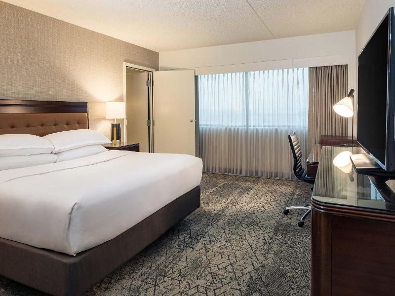 Sheraton Detroit Metro Airport Hotel image