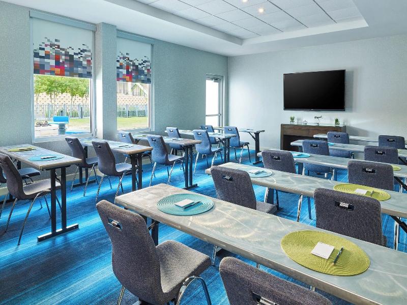 Aloft Frisco image