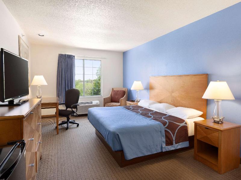 Super 8 by Wyndham Garland/Rowlett/East Dallas image