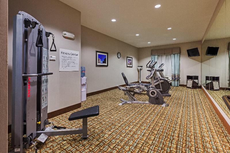 Holiday Inn Express & Suites Cleveland image