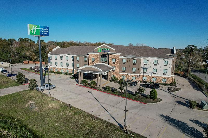 Holiday Inn Express & Suites Cleveland image